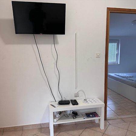 Apartmani Bruno Vrsi Exterior photo